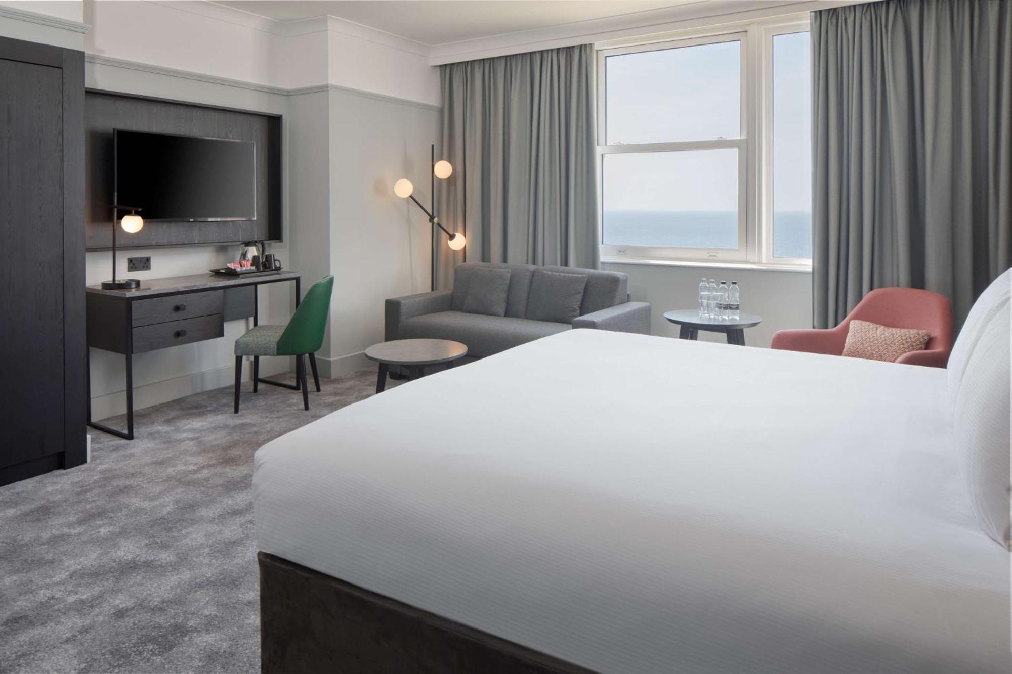 Superior King Room with Sea View and Sofa Bed